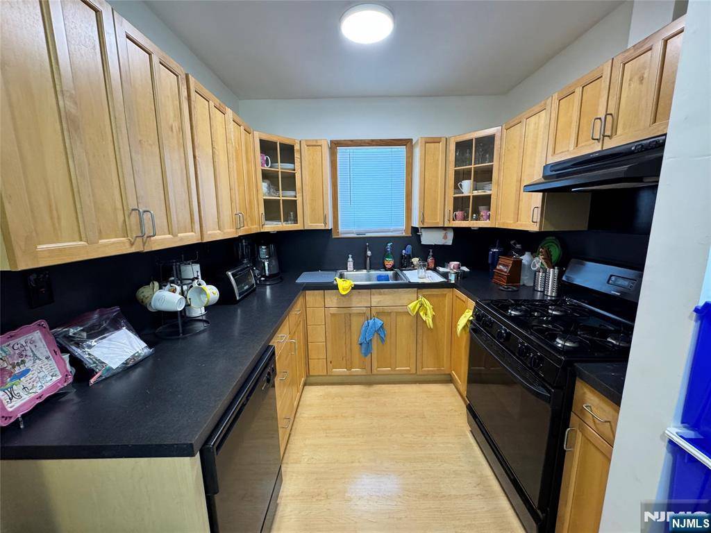 Lyndhurst, NJ 07071,717 1st ST