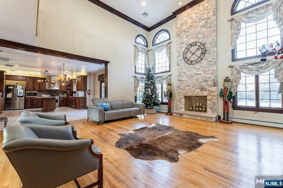 Old Tappan, NJ 07675,6 Lone Cedar WAY