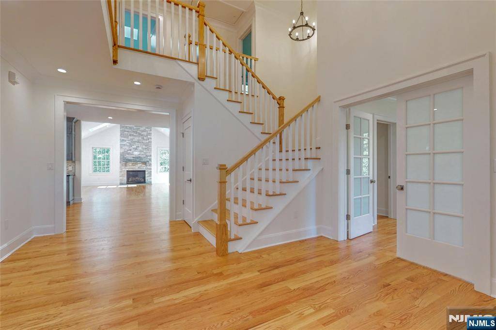 Mahwah, NJ 07430,181 E Crescent AVE