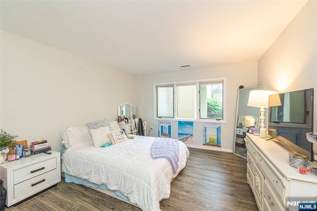 Clifton, NJ 07013,2 Ann #N108