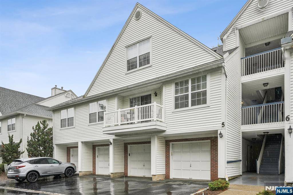 Waldwick, NJ 07463,5-2 Vernon CT