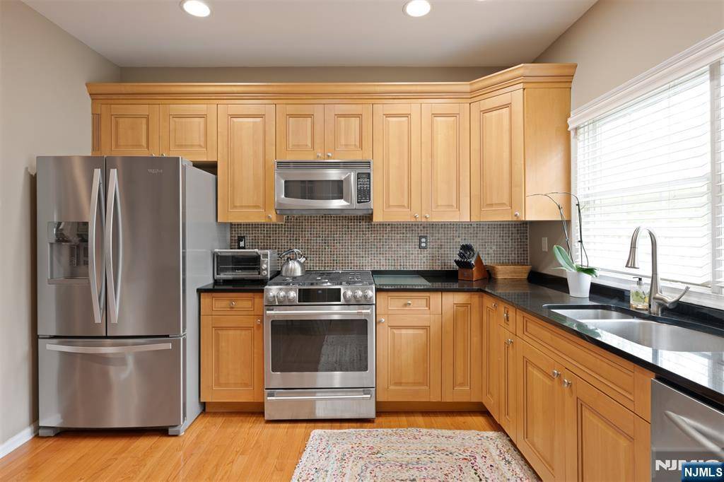 Scotch Plains, NJ 07076,15 Riga CT