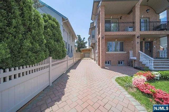 Palisades Park, NJ 07650,72 Brinkerhoff TER #2nd Fl