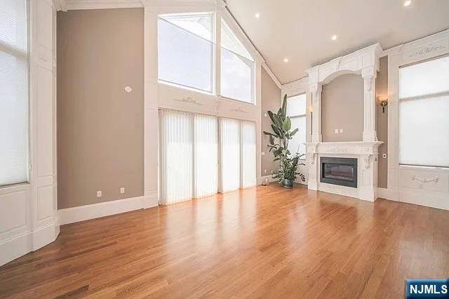 Palisades Park, NJ 07650,72 Brinkerhoff TER #2nd Fl