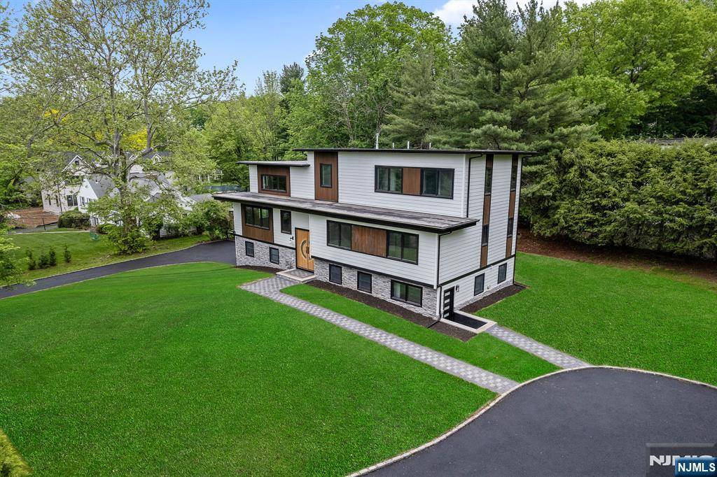 Millburn, NJ 07078,148 Great Hills RD