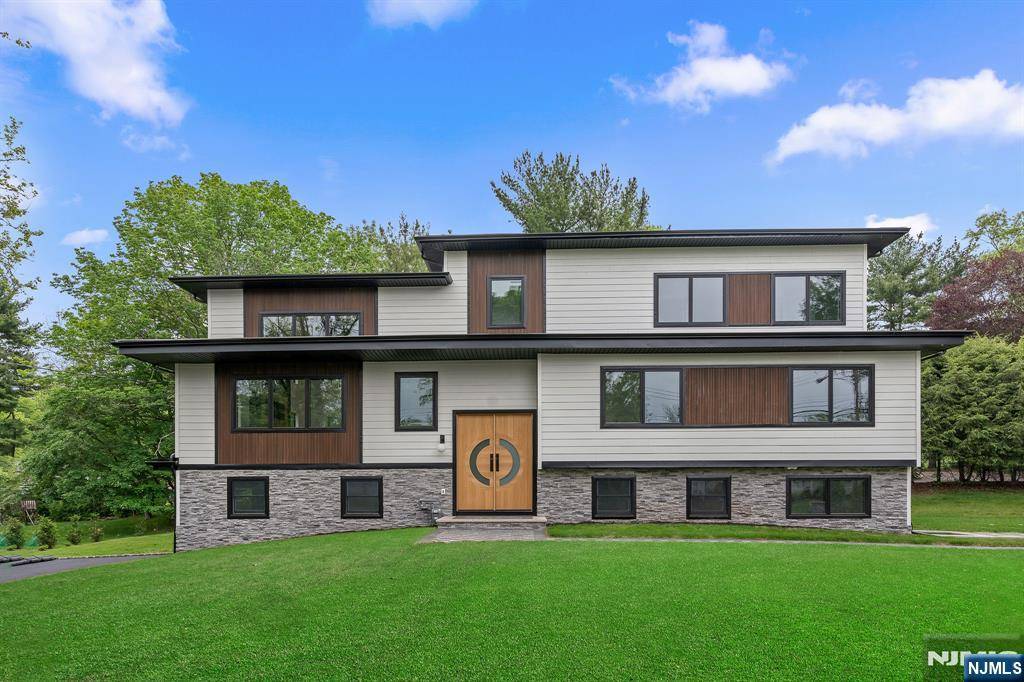 Millburn, NJ 07078,148 Great Hills RD