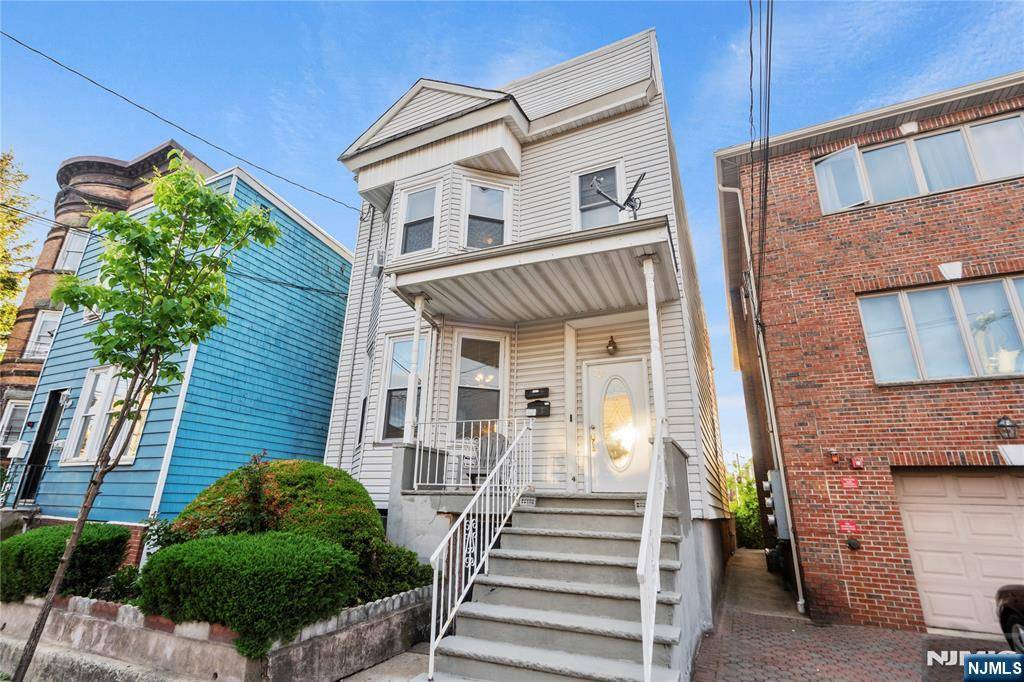 Fairview, NJ 07022,73 Anderson AVE
