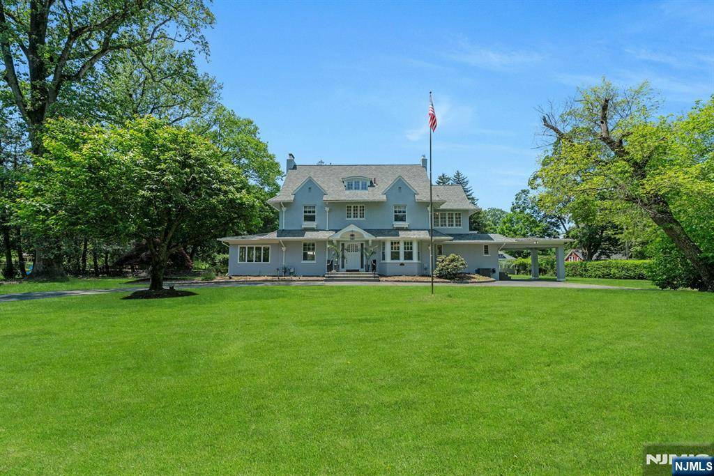 Woodcliff Lake, NJ 07677,225 Glen RD
