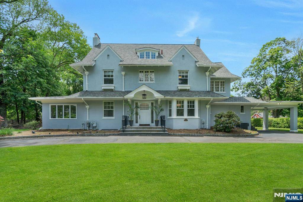 Woodcliff Lake, NJ 07677,225 Glen RD