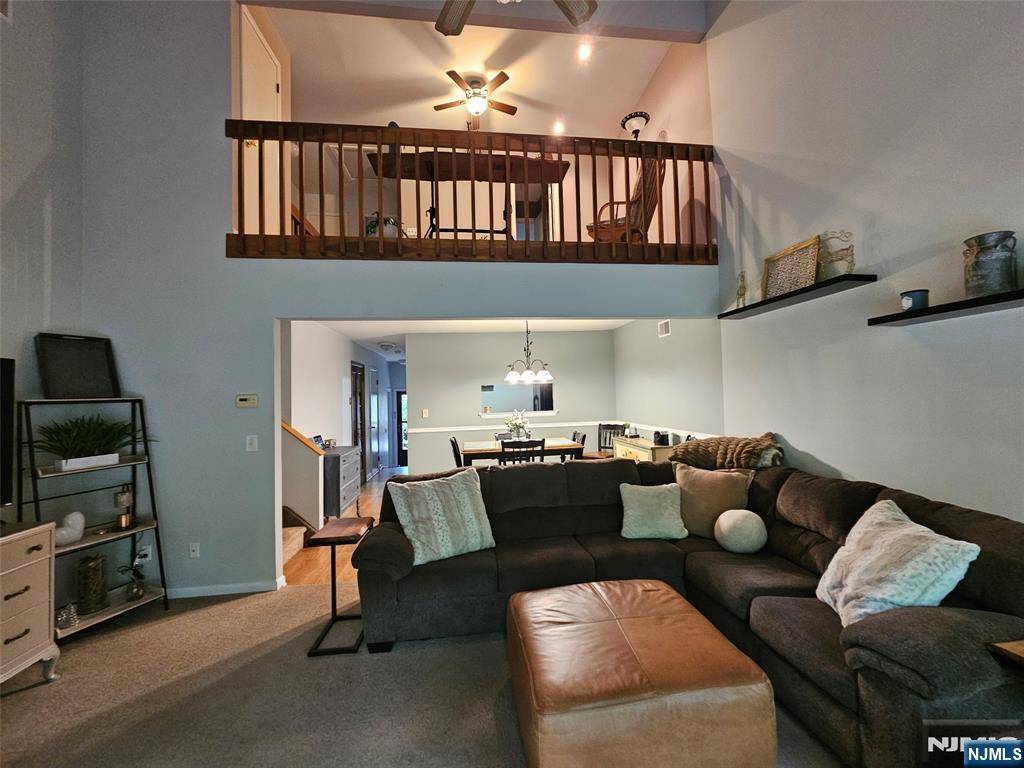 Hampton, NJ 07860,20 Eagle DR