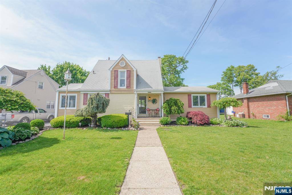 Elmwood Park, NJ 07407,21 Gantner AVE