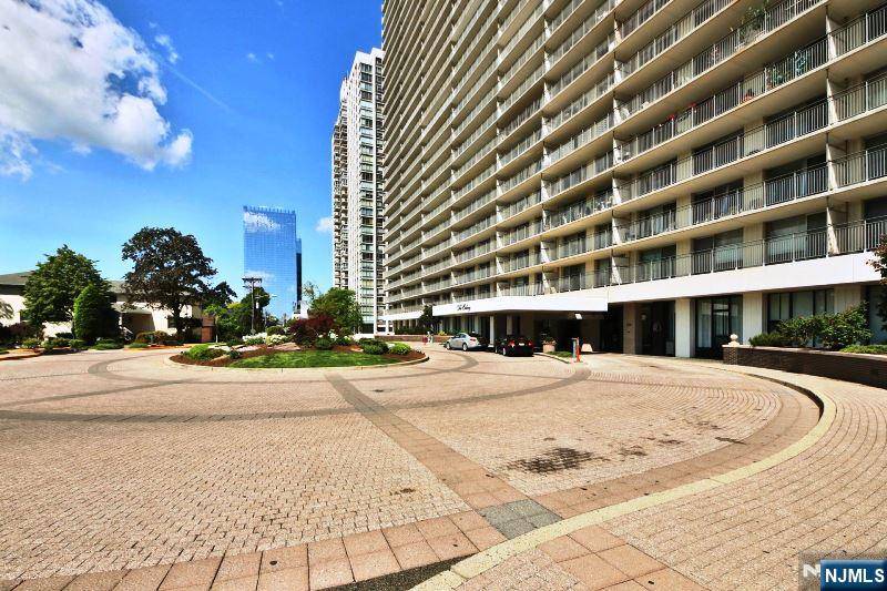 Fort Lee, NJ 07024,1530 Palisade AVE #25B