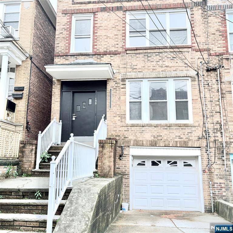 Bayonne, NJ 07002,150 W 29th
