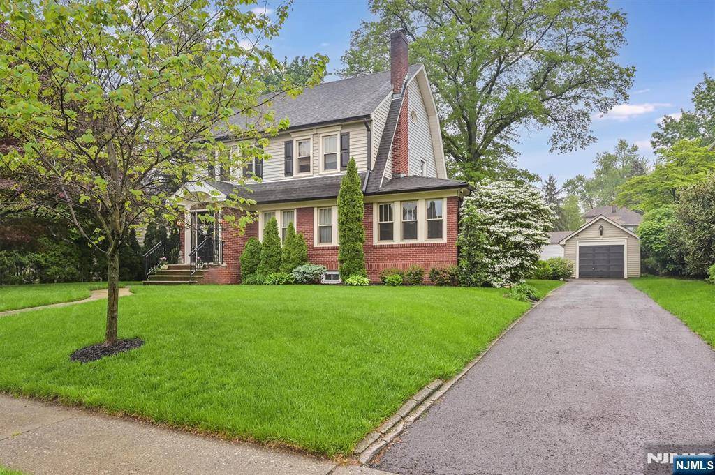 Glen Rock, NJ 07452,18 Warren PL