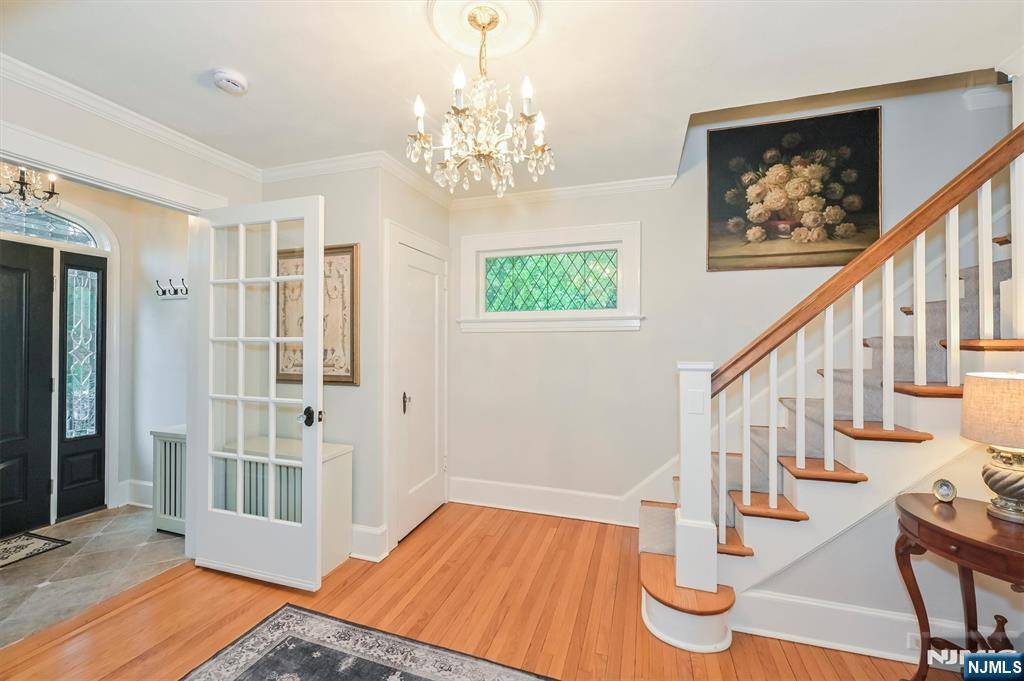 Glen Rock, NJ 07452,18 Warren PL