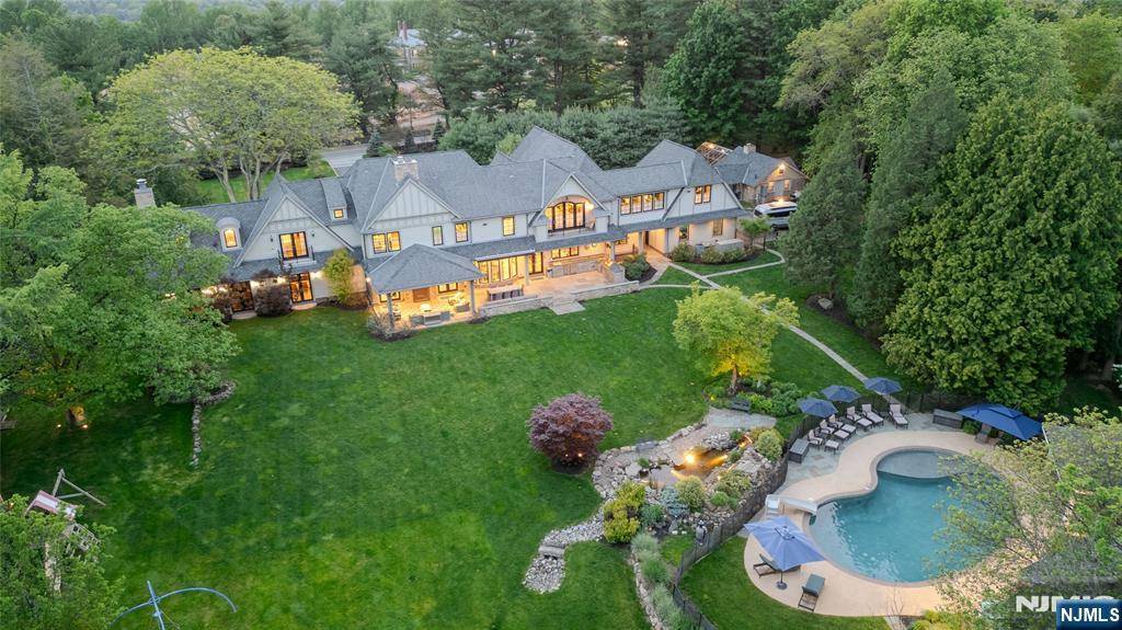 Saddle River, NJ 07458,146 Chestnut Ridge RD