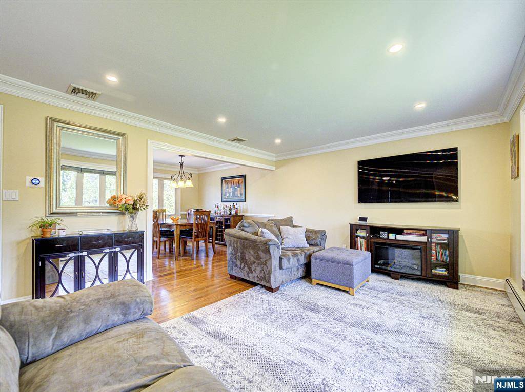 Montville Township, NJ 07045,5 John Henry DR