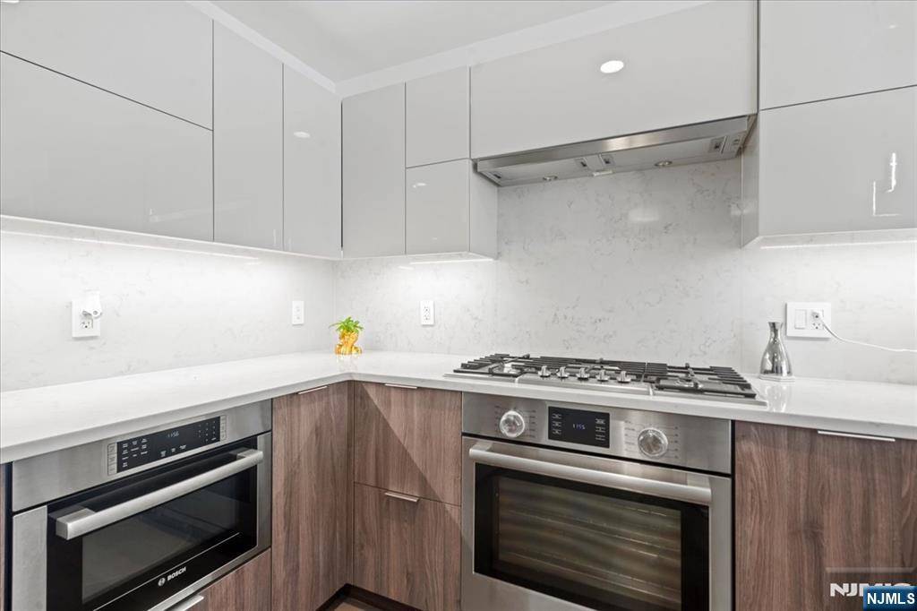 West New York, NJ 07093,9 Ave At Port Imperial #416