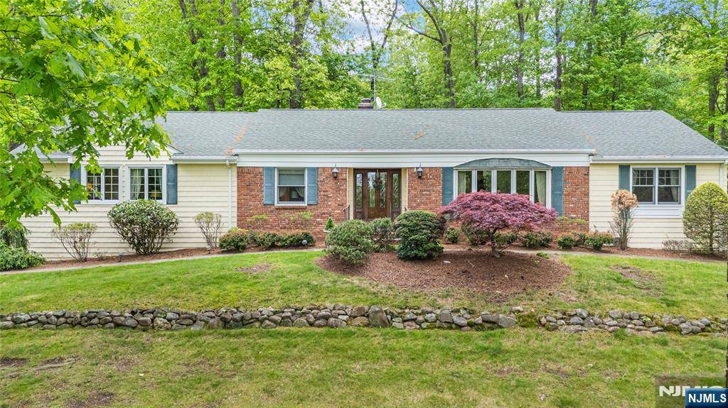 Mahwah, NJ 07430,6 Arrowhead RD