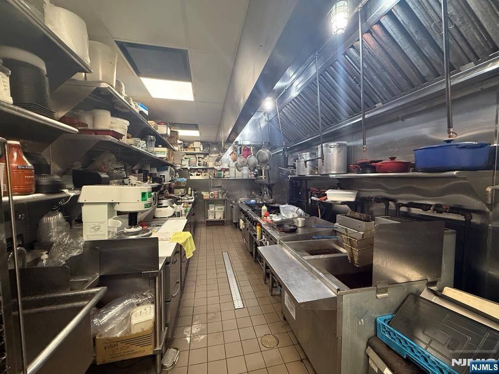 Palisades Park, NJ 07650,320 Broad AVE