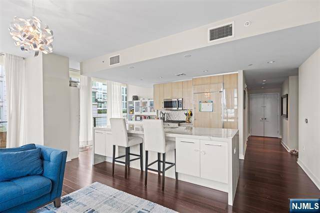 Weehawken, NJ 07086,1200 Avenue At Port Imperial #301