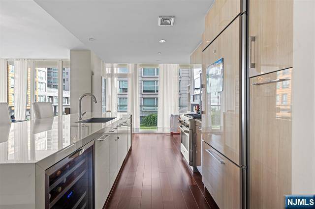 Weehawken, NJ 07086,1200 Avenue At Port Imperial #301
