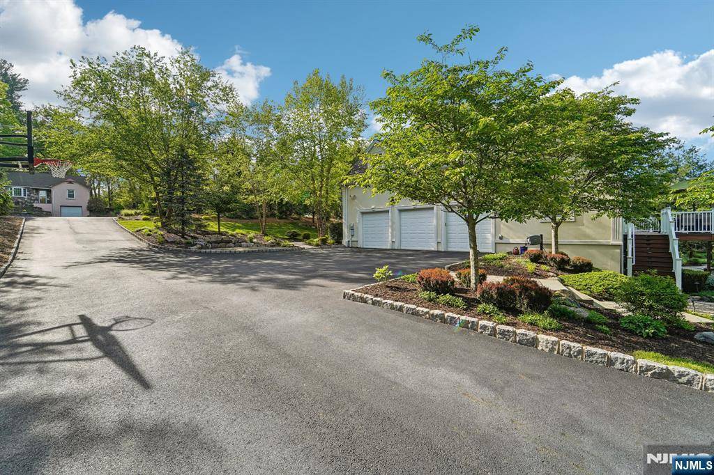 Kinnelon Borough, NJ 07405,53 Boonton AVE
