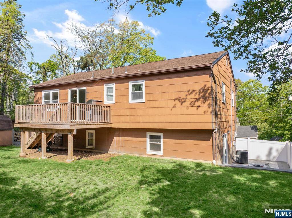 Hopatcong, NJ 07843,108 Winding Hill RD