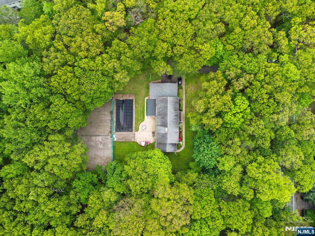 Saddle River, NJ 07458,75 Woodcliff Lake RD