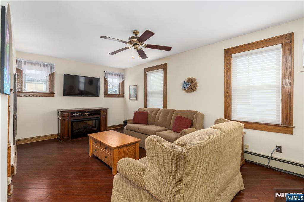 Wood Ridge, NJ 07075,359 Innes RD