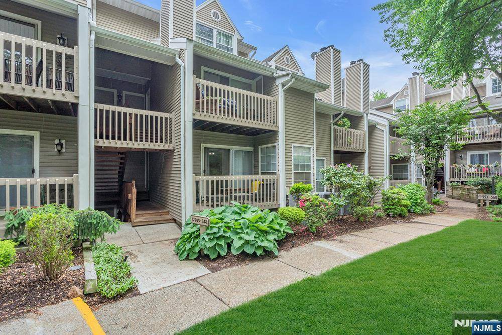 Palisades Park, NJ 07650,548 Windsor DR #548