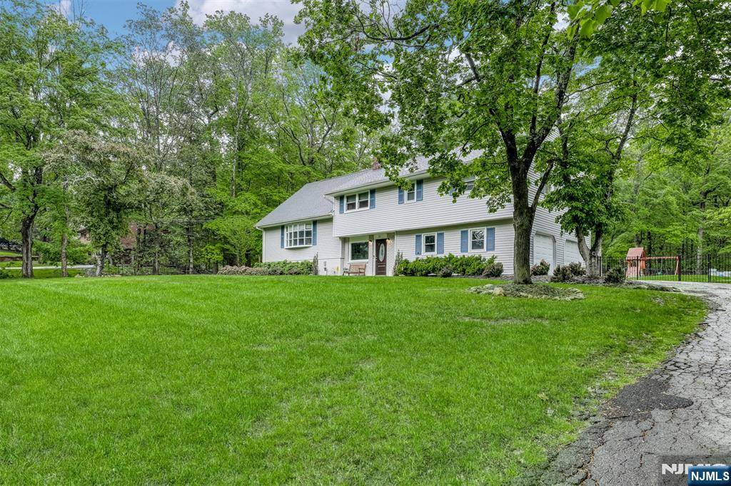 Oakland, NJ 07436,72 Chuckanutt DR
