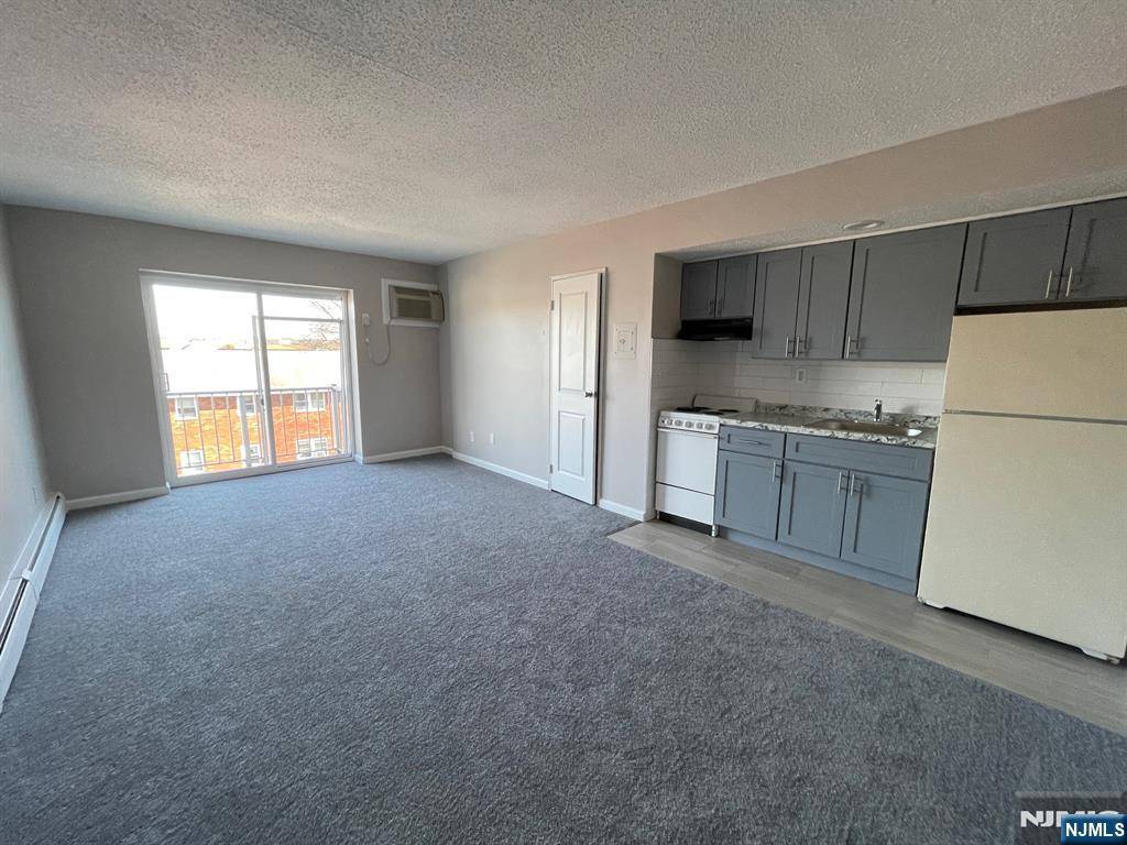 Hackensack, NJ 07601,125 Lawrence ST #7A