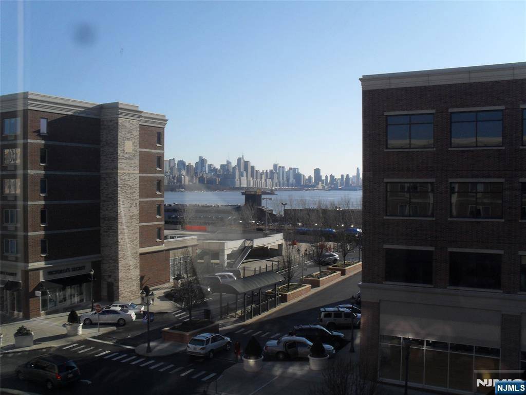 Edgewater, NJ 07020,2301 City PL
