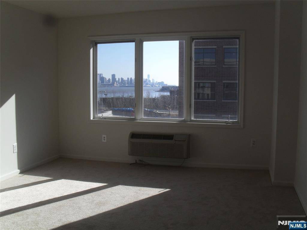Edgewater, NJ 07020,2301 City PL
