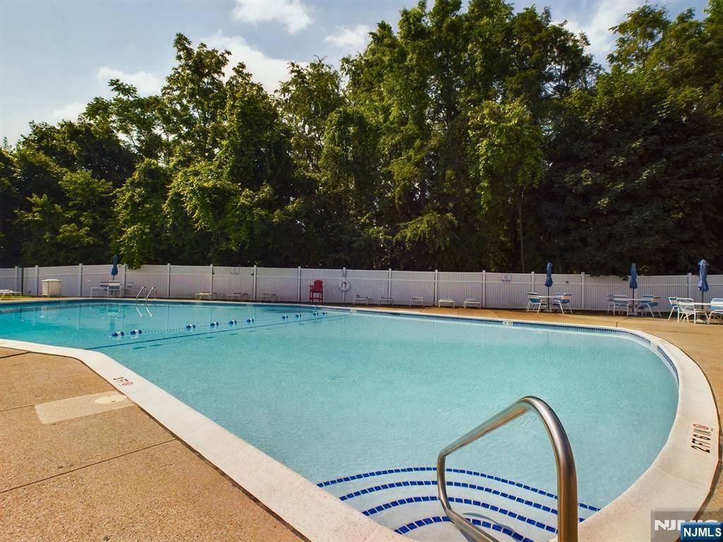 Wayne, NJ 07470,21 Hinchman AVE #1D