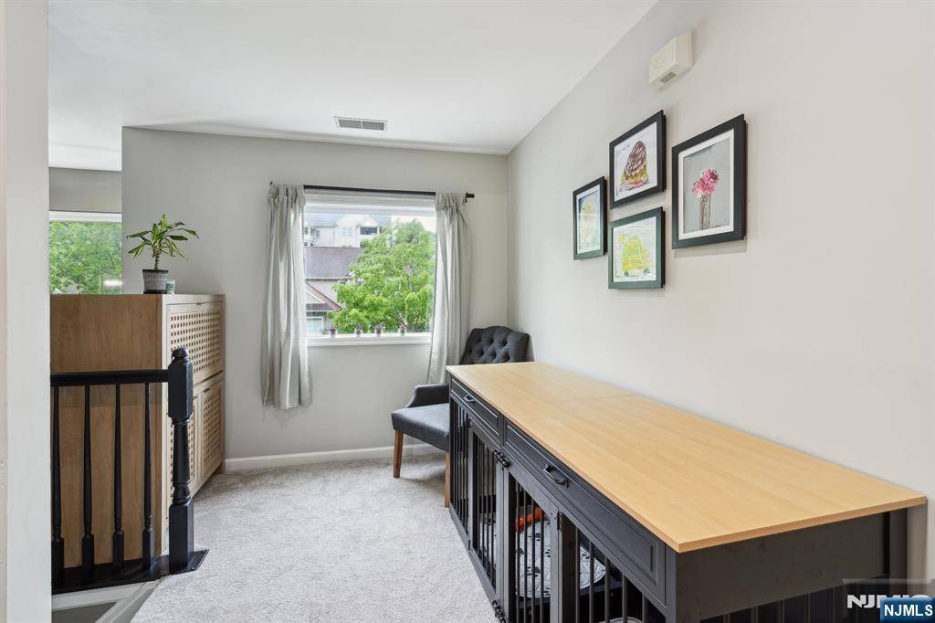 Hamburg, NJ 07419,23 Bourne CIR #204