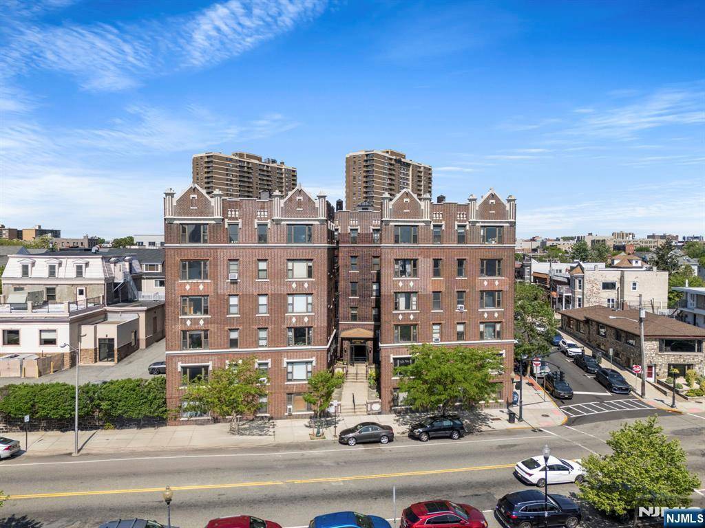 Weehawken, NJ 07086,1055 Boulevard #D3