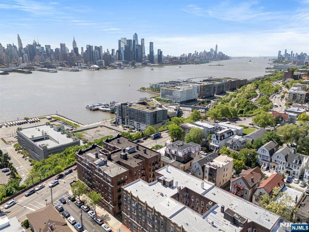 Weehawken, NJ 07086,1055 Boulevard #D3