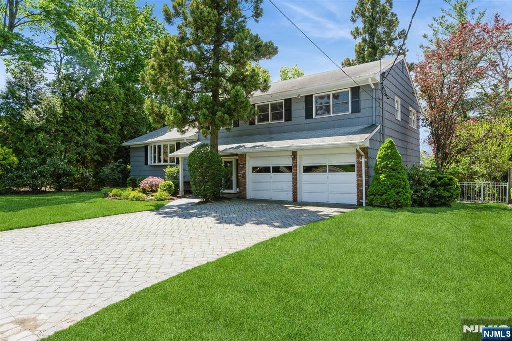 Englewood Cliffs, NJ 07632,150 Charlotte PL