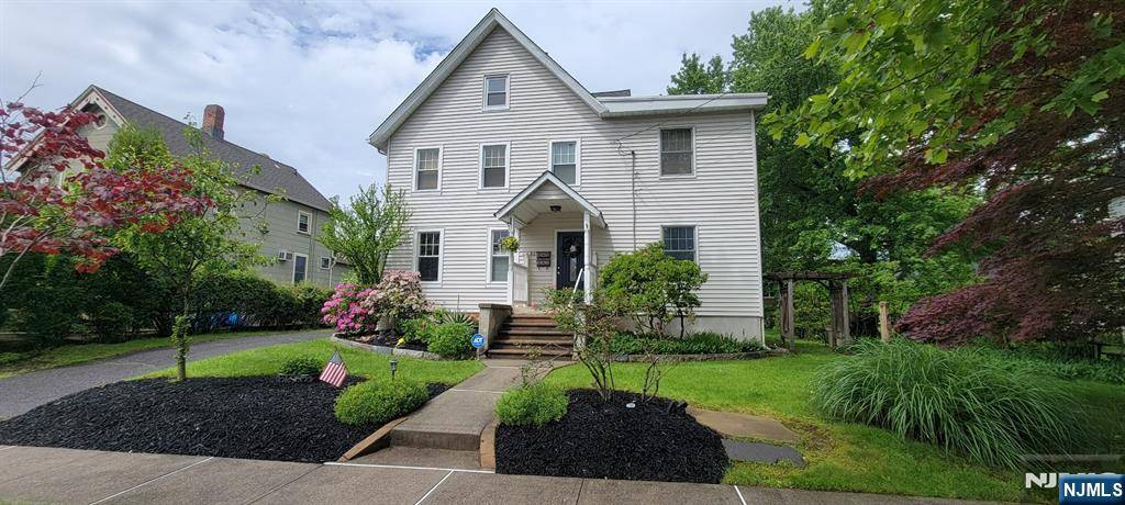 Westwood, NJ 07675,82 Elm ST