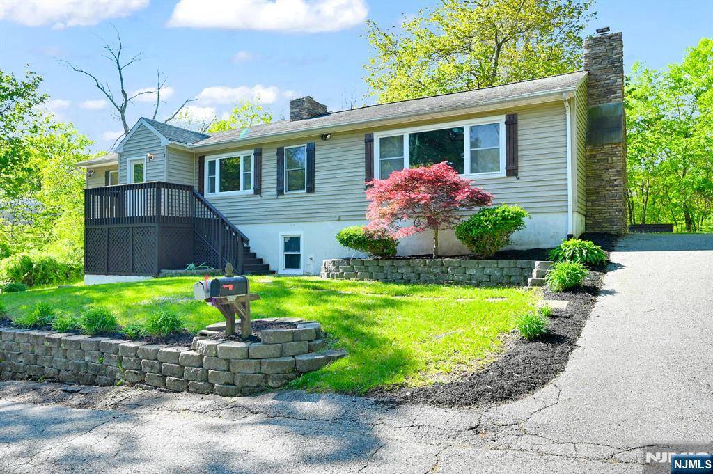 West Milford, NJ 07421,1 Norwood RD