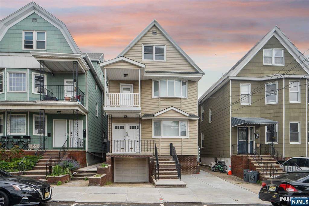 Bayonne, NJ 07002,71 W 54th ST