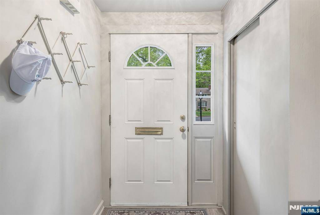Ridgewood, NJ 07450,960 Andover TER