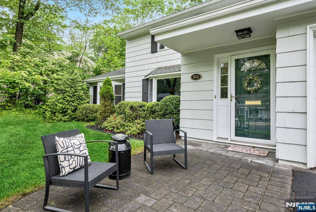 Ridgewood, NJ 07450,960 Andover TER