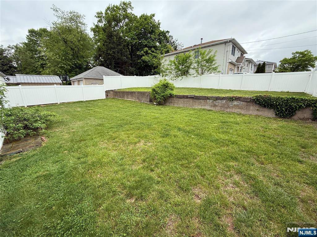 Elmwood Park, NJ 07407,65 Hamilton AVE