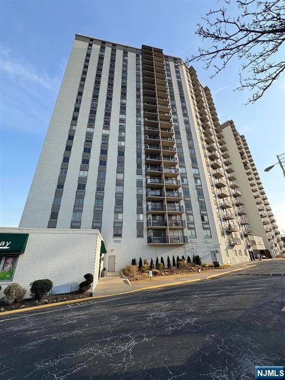 Union City, NJ 07087,100 Manhattan