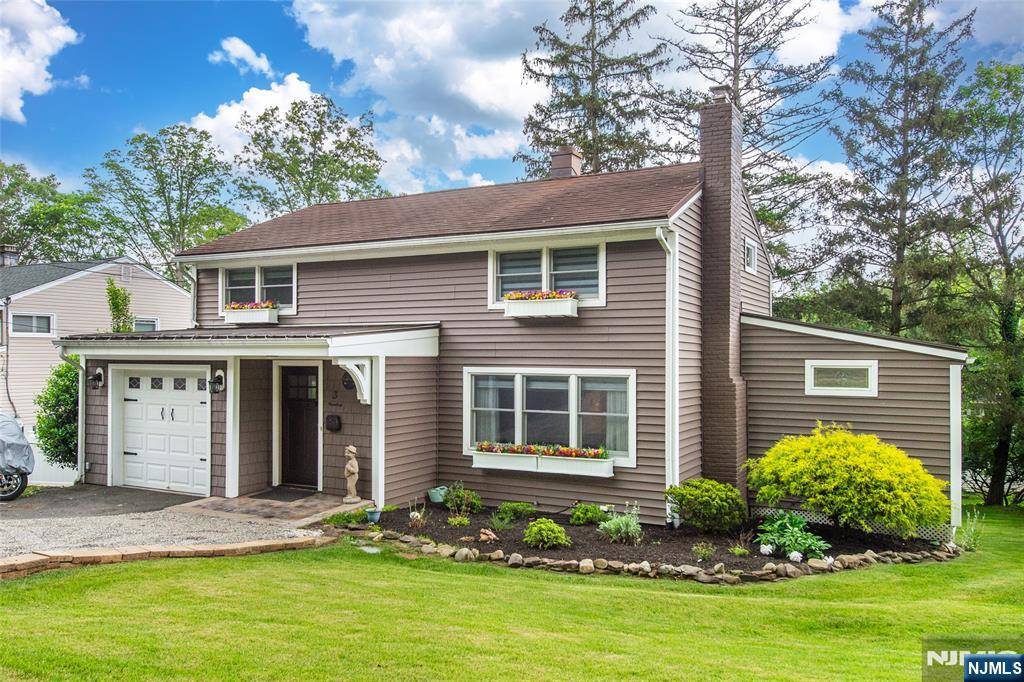Waldwick, NJ 07463,3 Monroe ST