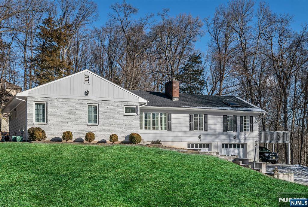 Upper Saddle River, NJ 07458,32 Brookside DR
