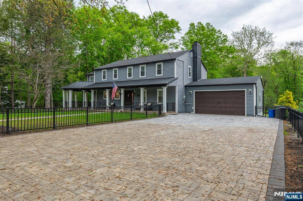 River Vale, NJ 07675,276 River DR